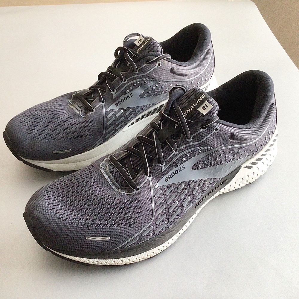 Brooks Adrenaline GTS 21 Gray Size 12D